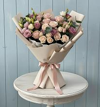 Букет бодрость в Олекминске Букет цветов из:  Розы и Лизиантусы в Олекминске