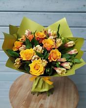 Букет созвездие в Олекминске Букет цветов из:  Альстромерии и Розы в Олекминске