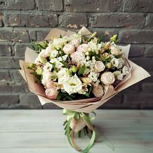 Букет нежное ассорти в Олекминске Букет цветов из:  Альстромерии, Розы и Хризантемы в Олекминске