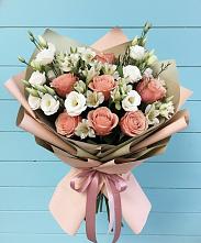 Букет олимп в Олекминске Букет цветов из:  Розы, Альстромерии и Лизиантусы в Олекминске