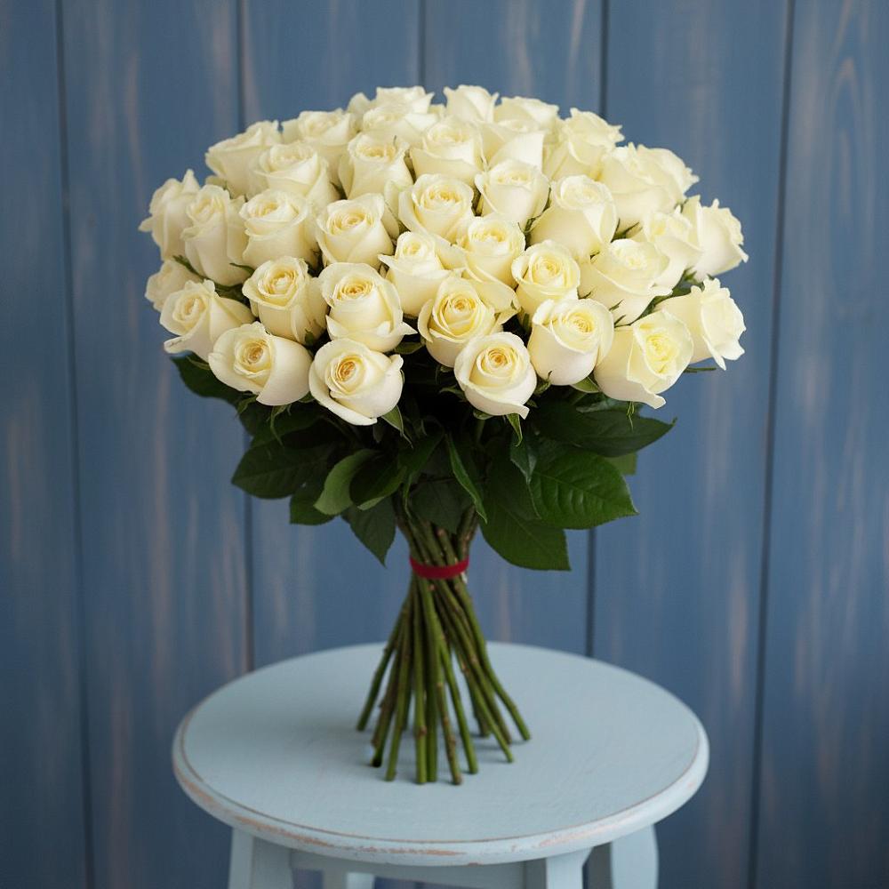 Букет 51 Белая роза Эдлесс Лав в Олекминске