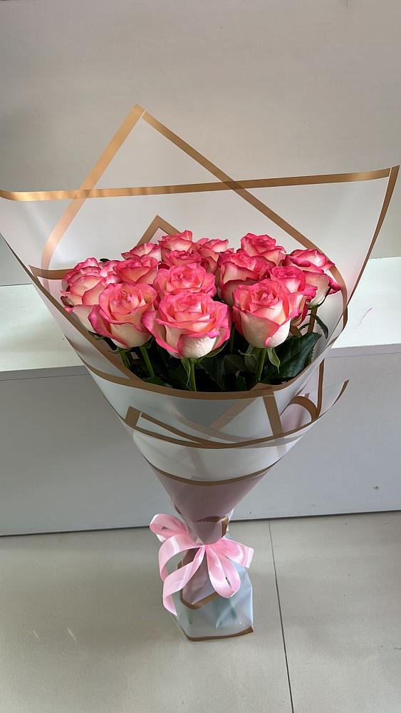 Розовые розы Сеньорита в Олекминске Букет Розовые розы Сеньорита в Олекминске