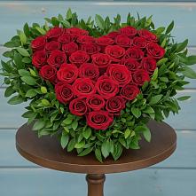 Композиция Сердце в любви #REPLACE_PRED# Олекминске Цветочная композиция из Розы в виде сердца #REPLACE_PRED# Олекминске