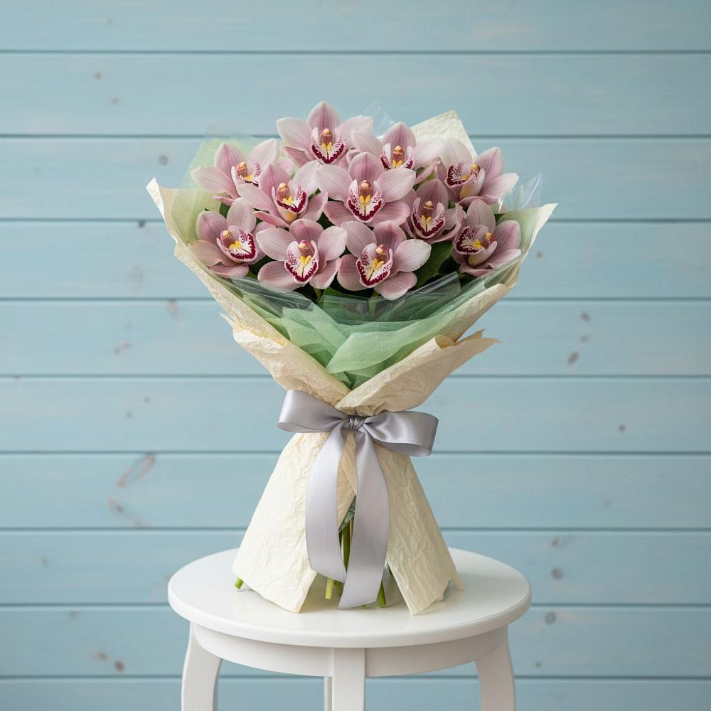 Букет 11 орхидей в Олекминске Букет цветов из: Орхидеи и Розы в Олекминске
