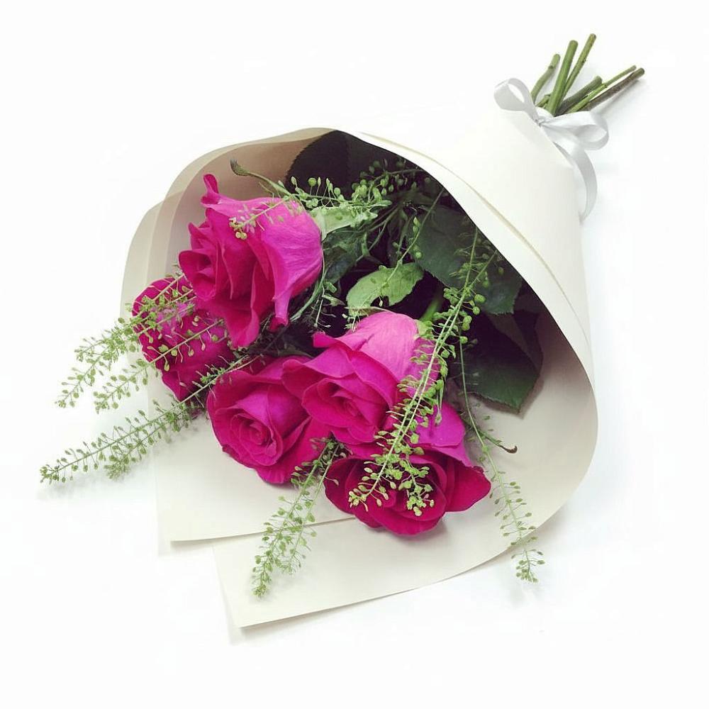 Букет ярко-розовый в Олекминске Букет цветов из: Розы в Олекминске