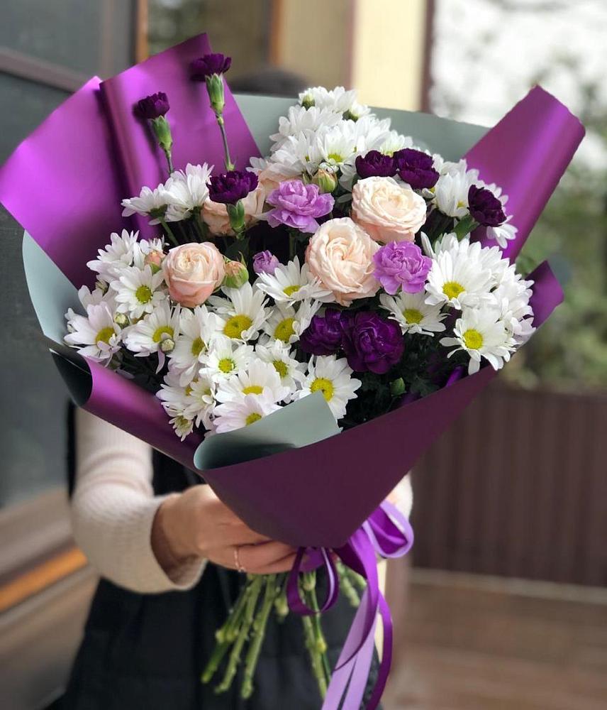 Букет фиолетовый сад в Олекминске Букет цветов из: Хризантемы, Гвоздики и Розы в Олекминске