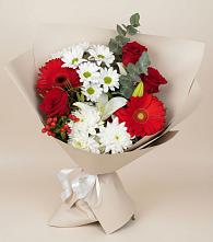 Букет поцелуй лета в Олекминске Букет цветов из:  Розы, Хризантемы, Герберы и Лилии в Олекминске