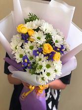 Букет солнечный привет #REPLACE_PRED# Олекминске Букет цветов из:  Ирисы, Хризантемы и Розы #REPLACE_PRED# Олекминске
