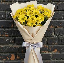 Букет Желтое настроение в Олекминске Букет цветов из:  Хризантемы в Олекминске