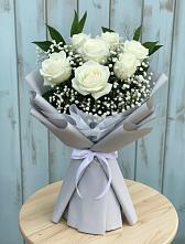 Букет из белых роз в Олекминске Букет цветов из:  Розы в Олекминске
