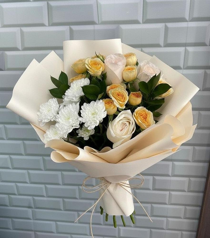 Букет цветочный вальс в Олекминске Букет цветов из: Розы и Хризантемы в Олекминске