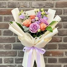 Букет цветочные ноты #REPLACE_PRED# Олекминске Букет цветов из:  Лизиантусы и Розы #REPLACE_PRED# Олекминске
