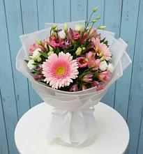 Букет прохладный бриз в Олекминске Букет цветов из:  Герберы, Альстромерии и Лизиантусы в Олекминске