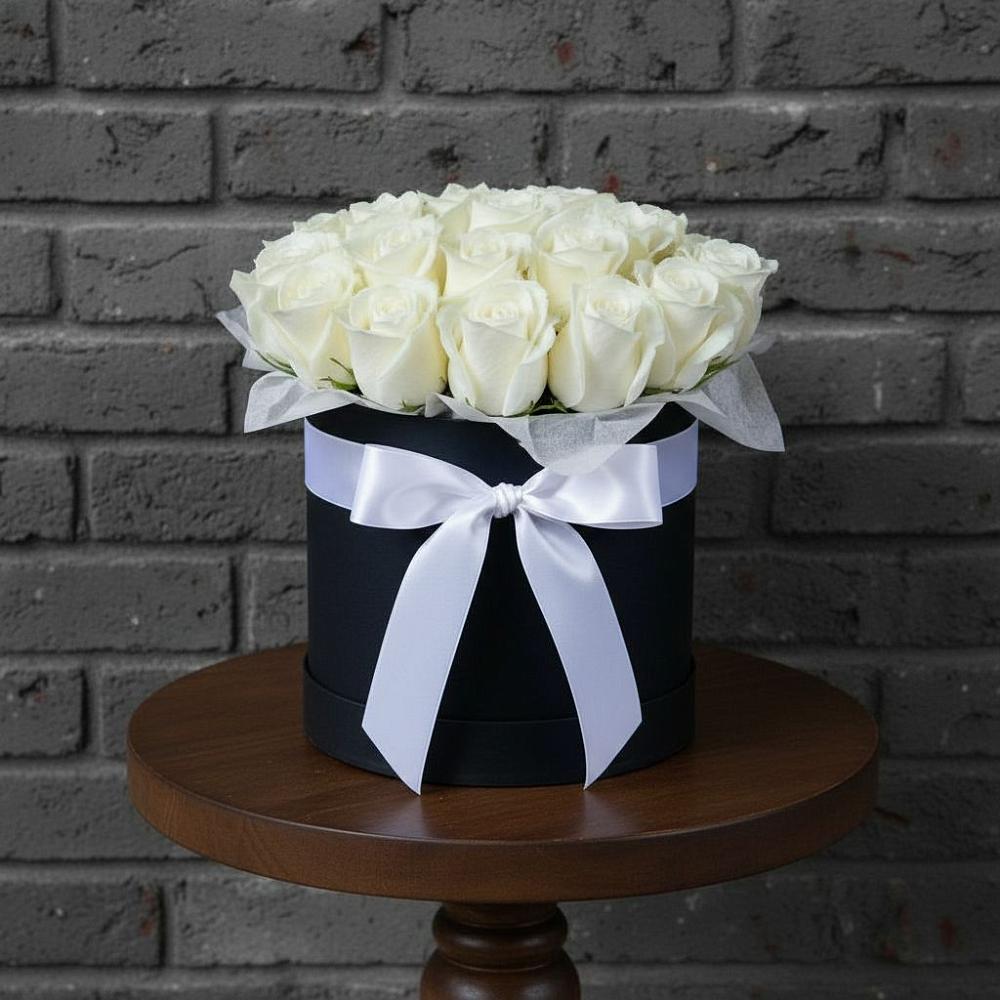 Композиция воздушная нежность в Олекминске Цветочная композиция из Розы в шляпной коробке в Олекминске