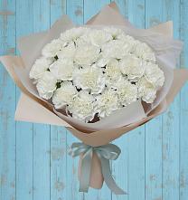Букет Хрустальное утро в Олекминске Букет цветов из:  Гвоздики в Олекминске