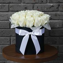 Композиция воздушная нежность в Олекминске Цветочная композиция из Розы в шляпной коробке в Олекминске